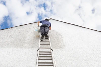 Peinture extérieure à la Longueville — façades et ravalement